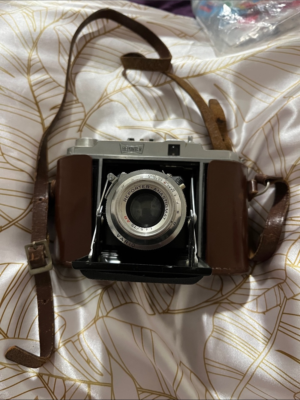 Report Vintage Folding Film Camera in Brown and Silver
